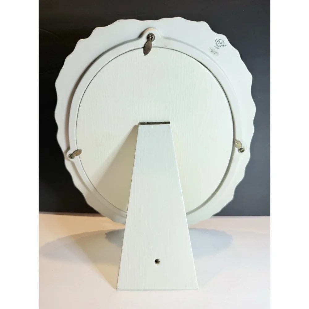 Lenox Ivory Embossed Oval Picture Frame Gold Trim Holds 8x10 Photo Elegant
